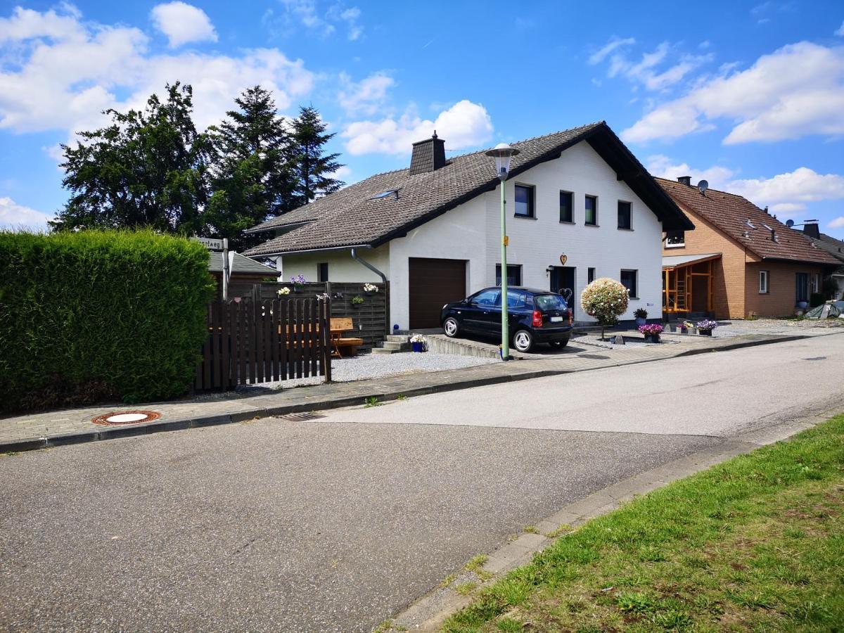 Ferienwohnung "In De Uehl" Hürtgenwald Exteriör bild